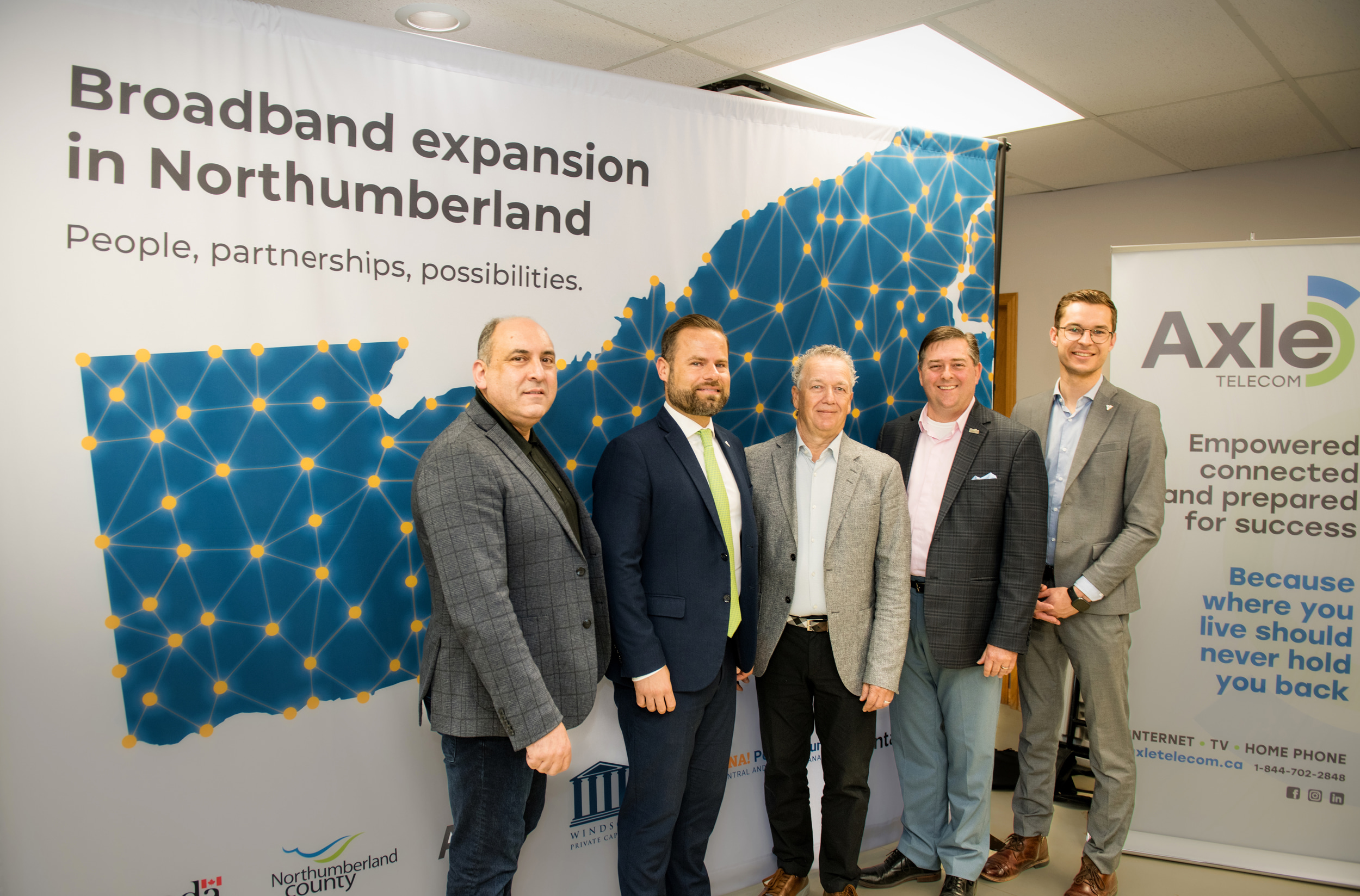 Group photo at Broadband announcement